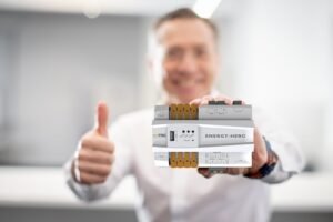 M-TEC präsentiert intelligenten Einspeisezähler für systemoffenes Energiemanagement